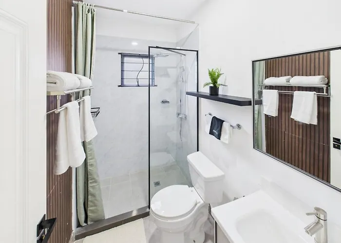Villa Eco-luxe Ocean View Villa, Gated With Pickleball & Pool For 10 Runaway Bay