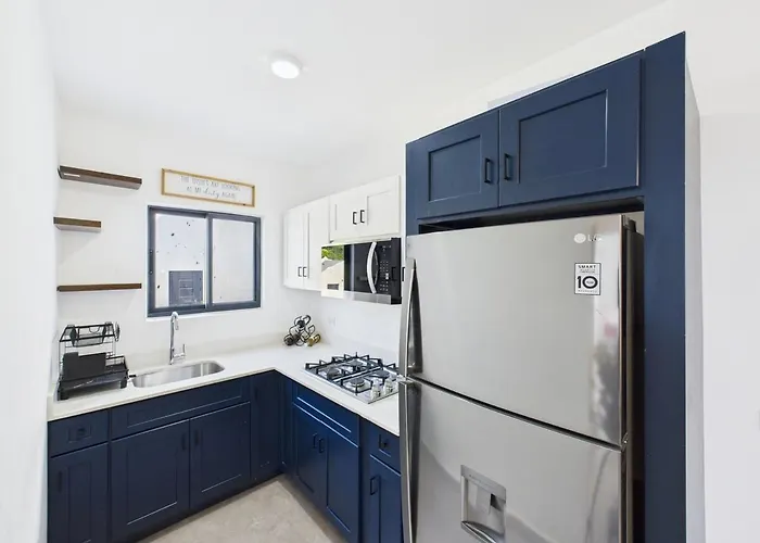 Eco-luxe Ocean View Villa, Gated With Pickleball & Pool For 10 Villa Runaway Bay