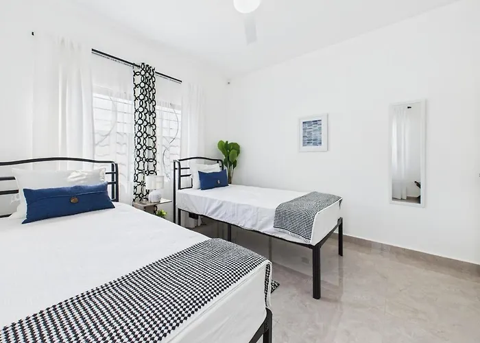 Eco-luxe Ocean View Villa, Gated With Pickleball & Pool For 10 *