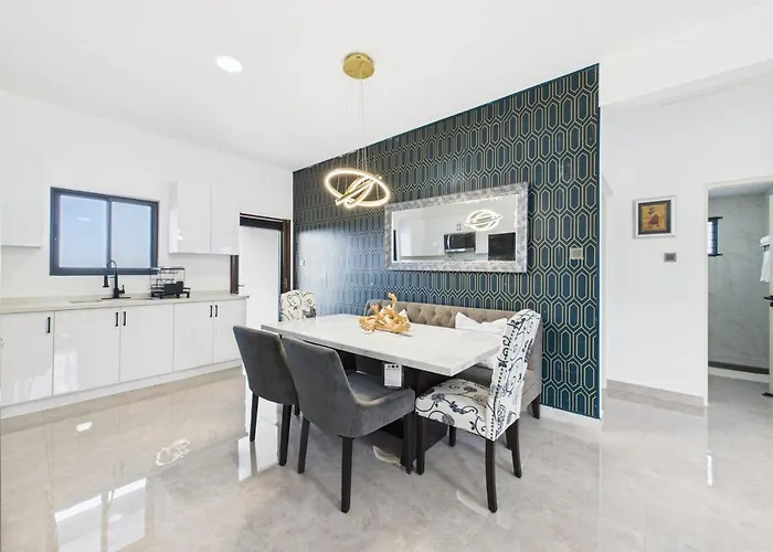 Villa Eco-luxe Ocean View Villa, Gated With Pickleball & Pool For 10