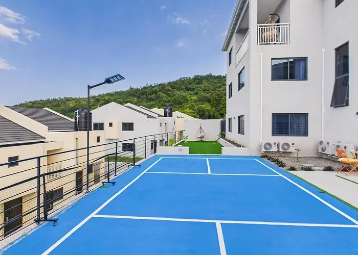 Eco-luxe Ocean View Villa, Gated With Pickleball & Pool For 10 Villa Runaway Bay