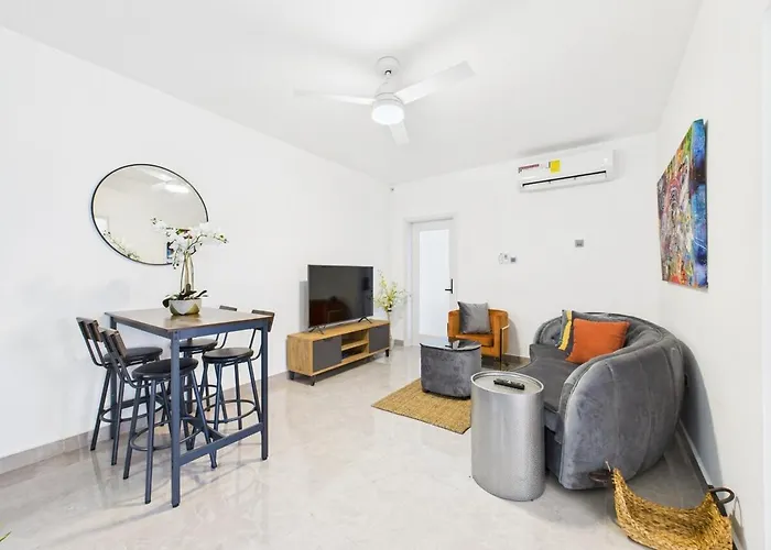 Eco-luxe Ocean View Villa, Gated With Pickleball & Pool For 10 * Runaway Bay