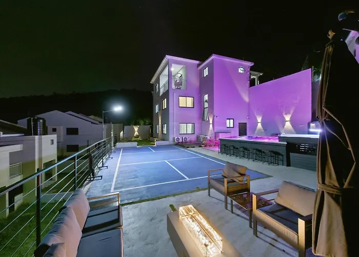 Eco-luxe Ocean View Villa, Gated With Pickleball & Pool For 10