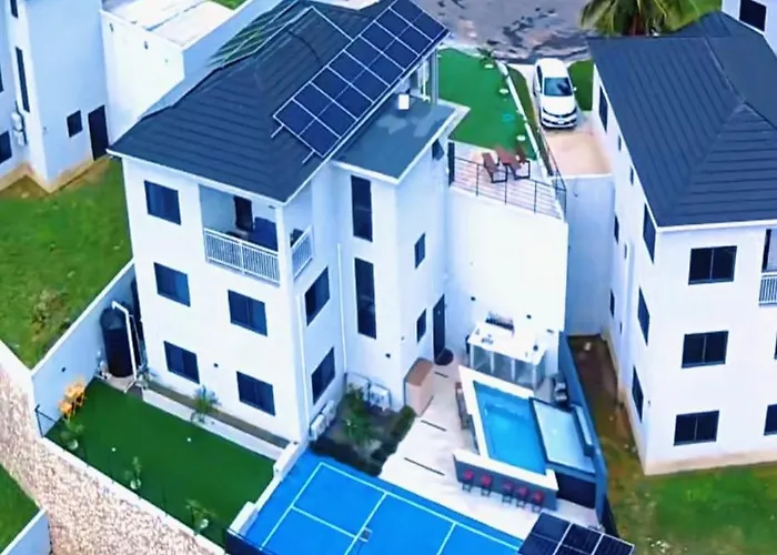 Eco-luxe Ocean View Villa, Gated With Pickleball & Pool For 10 Villa