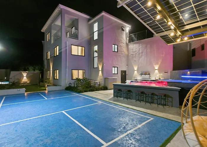 Villa Eco-luxe Ocean View Villa, Gated With Pickleball & Pool For 10 Runaway Bay