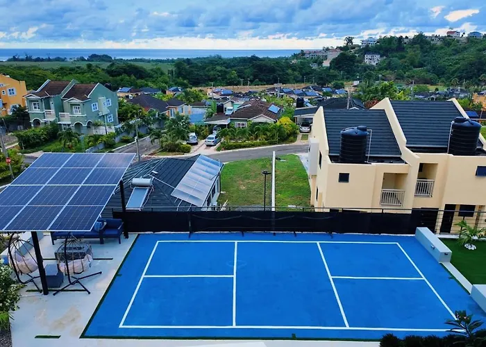 Eco-luxe Ocean View Villa, Gated With Pickleball & Pool For 10 Runaway Bay