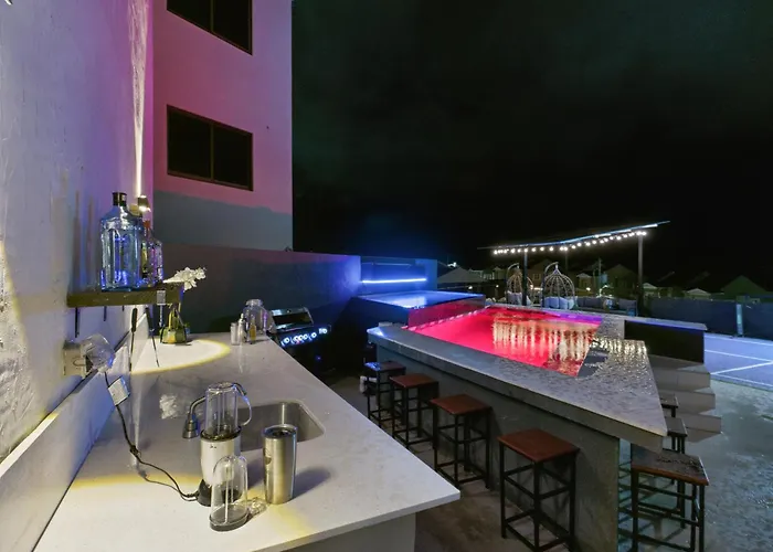 Eco-luxe Ocean View Villa, Gated With Pickleball & Pool For 10